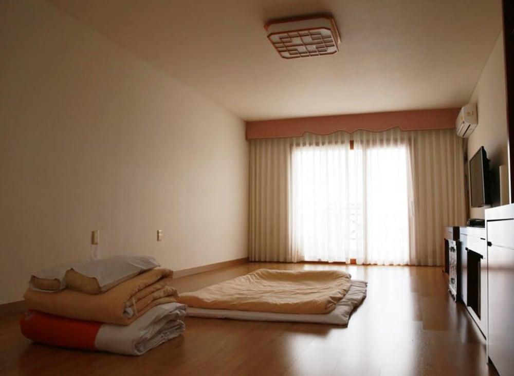 Ocean Grand Hotel 3*