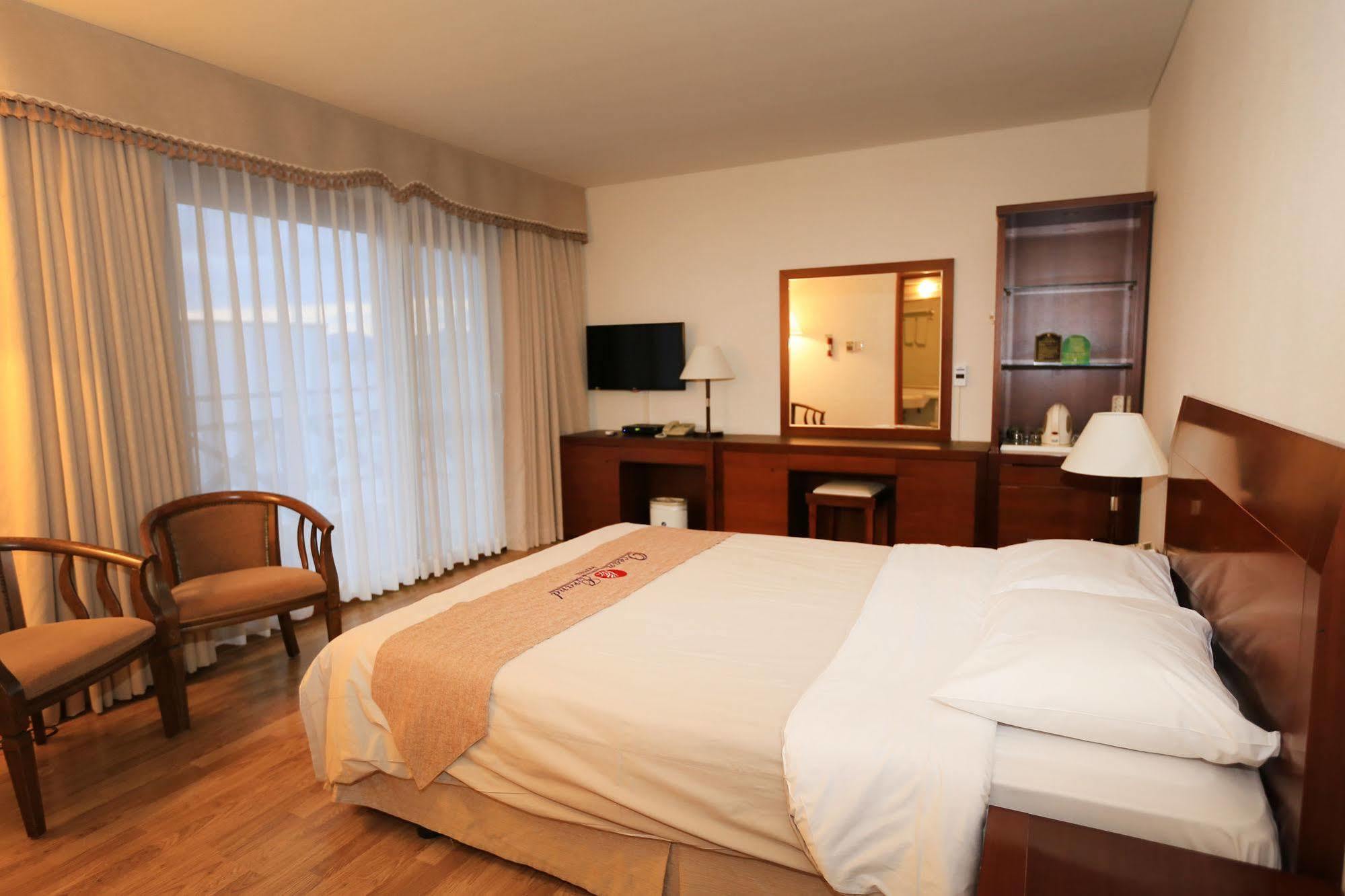 Ocean Grand Hotel